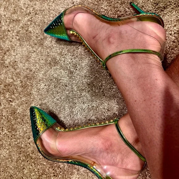 Christian Louboutin Green and Gold Heels with Metallic Accents - Picture 7 of 13